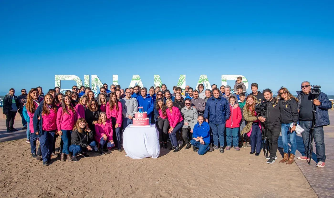 Equipo de Telpin en la playa de Pinamar